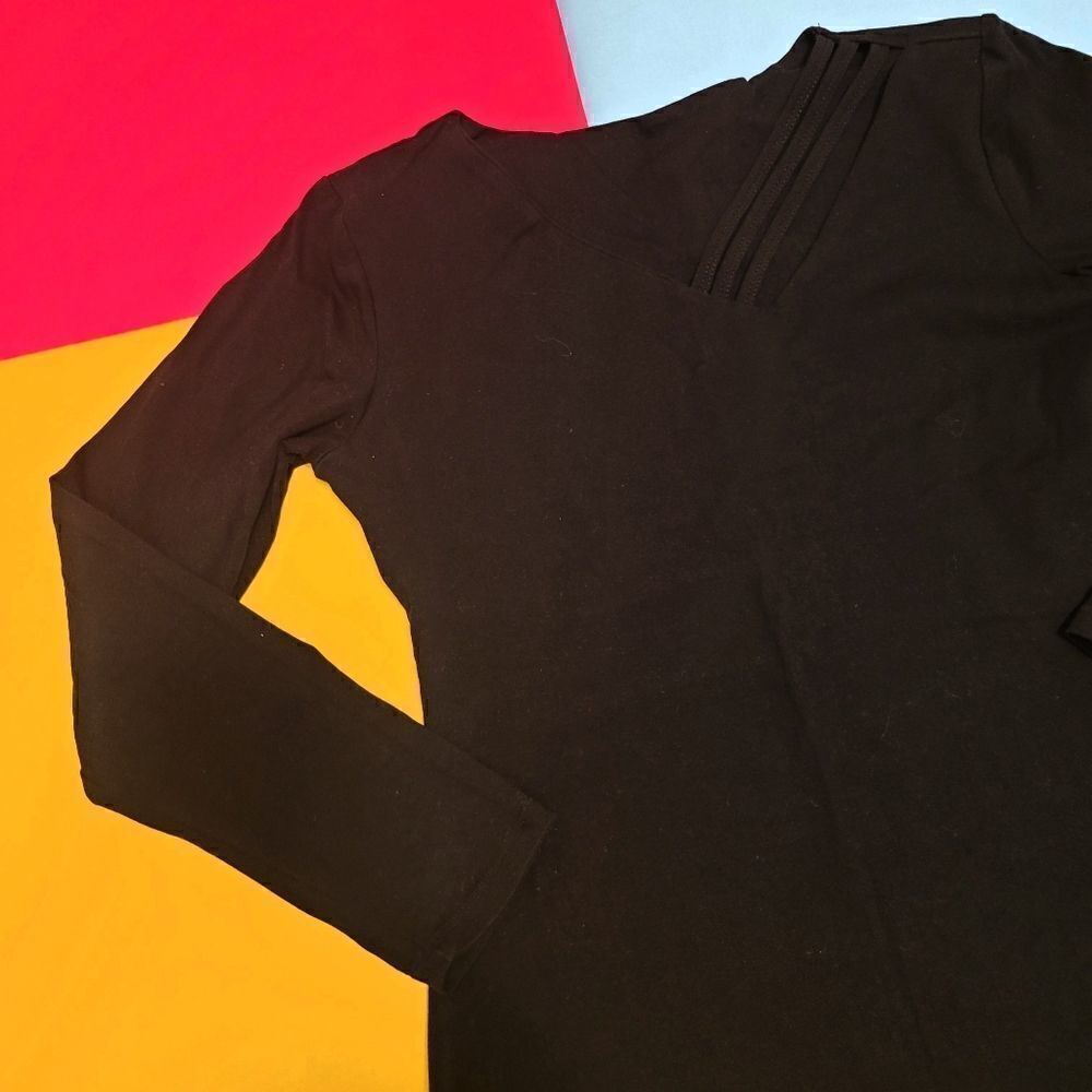 VintageโblackโV-Neckย sweatshirtโsweater